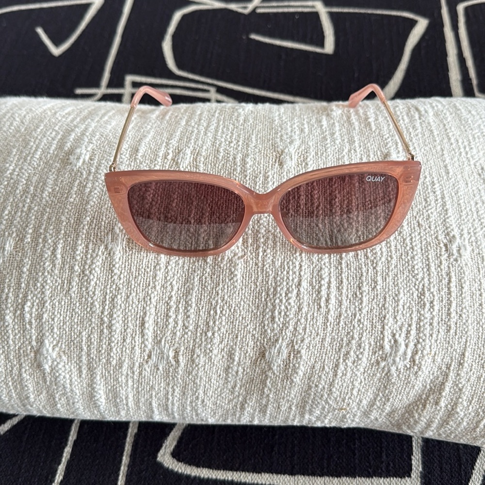 Quay Ever After Sunglasses - Picture 9 of 13